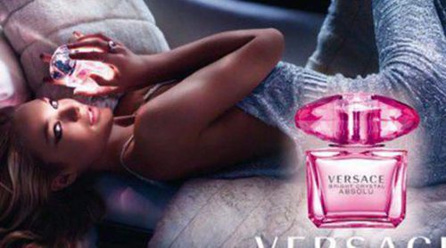 Candice Swanepoel presenta la nueva 'Bright Crystal Absolu' de Versace