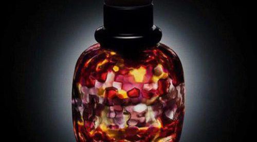 Yves Saint Laurent lanza su nuevo perfume envuelto en un frasco de cristal de murano