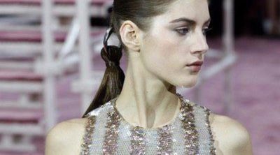 La Alta Costura de Dior reinventa la coleta: 'parte' por la mitad tu cabello