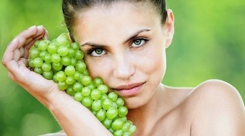 4 beneficios de las uvas para tu piel