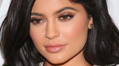 Kylie Jenner se atreve con el negro en los nuevos labiales de 'Lip Kit by Kylie'