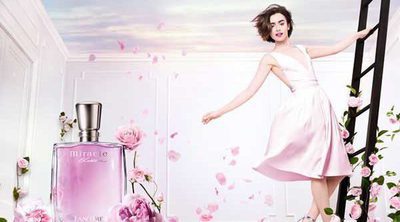 Lily Collins repite para Lancôme con su nueva fragancia floral 'Miracle Blossom'