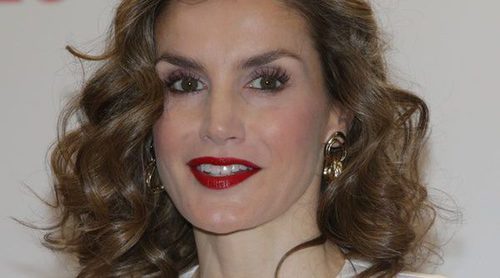 Olivia Palermo, Vanessa Hudgens y la Reina Letizia lucen los mejores looks de la semana