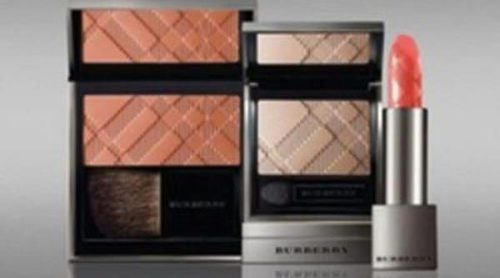 Burberry presenta su nueva colección de maquillaje para este verano