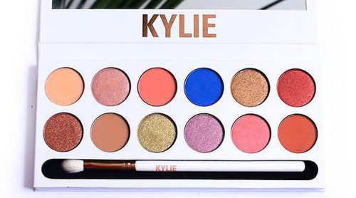 Kylie Jenner aumenta su colección de maquillaje con 'The Royal Peach Palette'