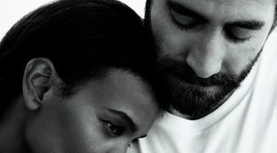 Jake Gyllenhaal y Liya Kebede protagonizan la nueva campaña de Calvin Klein