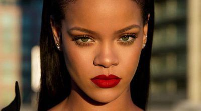 'Uncensored', el rojo universal con el que Fenty Beauty by Rihanna estrena su labial 'Stunna Lip Paint'
