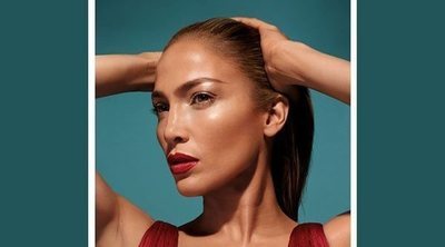 Jennifer Lopez crea su primera colección de maquillaje junto a Inglot Cosmetics
