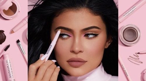 Kylie Jenner presenta 'Kybrow', la completa colección solo para cejas de Kylie Cosmetics