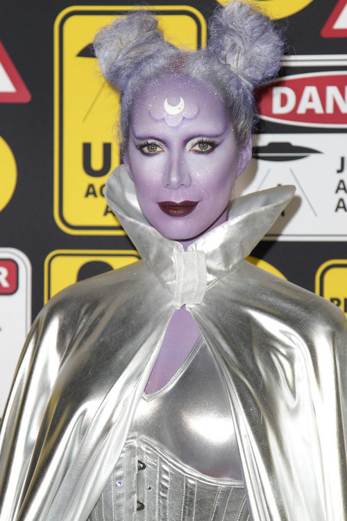 Leona Lewis disfrazada de alien