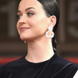 Katy Perry luce un maquillaje de acabado mate