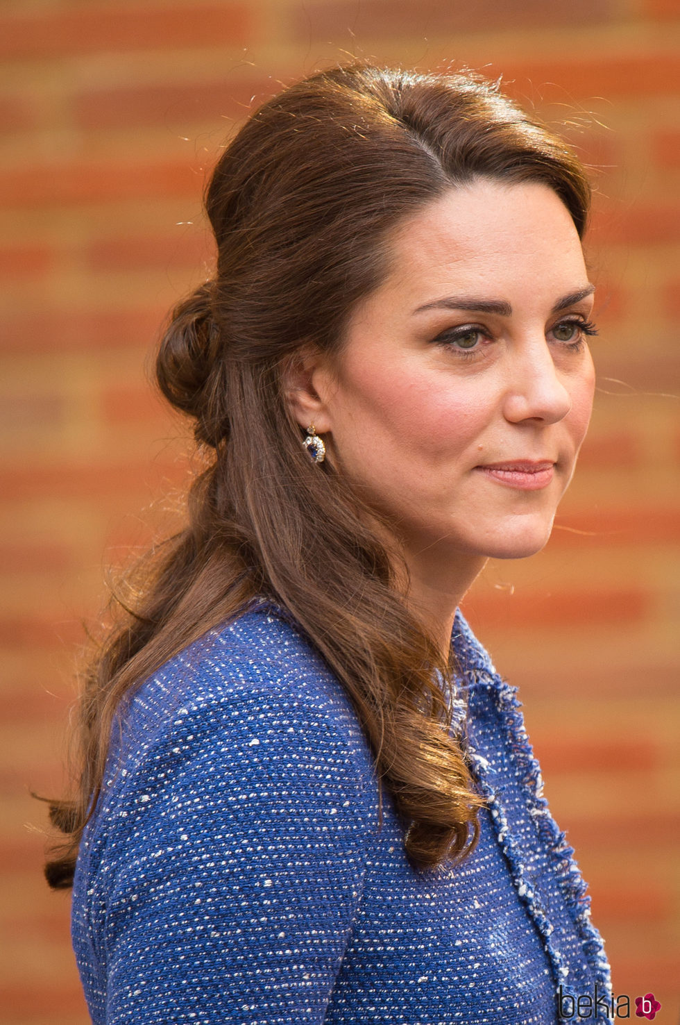 Kate Middleton con un semi recogido de moño