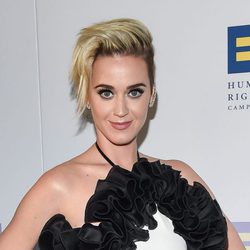Katy Perry con peinado punk
