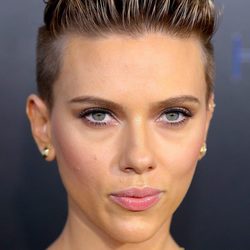 Scarlett Johansson con wet hair