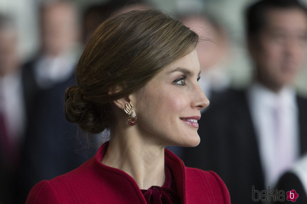 La Reina Letizia con un elegante recogido