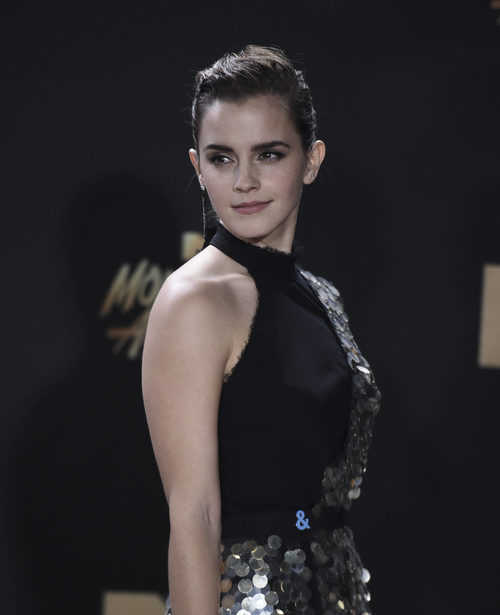 Emma Watson opta por un peinado de tipo wet