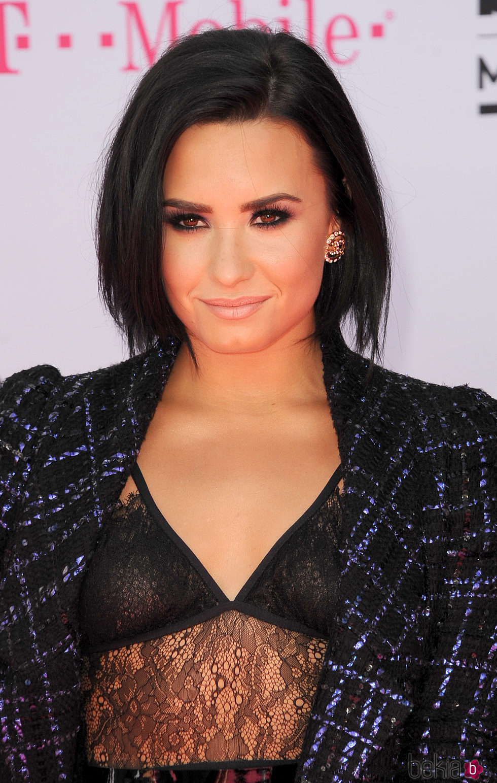 Demi Lovato fan del ahumado para la alfombra roja