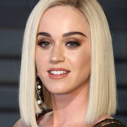 Katy Perry apuesta por un rostro brillante