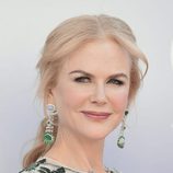 Nicole Kidman con coleta baja y mechones sueltos
