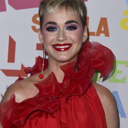 Katy Perry con sombras de purpurina