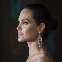Angelina Jolie con un beauty look perfecto en los Premios Bafta