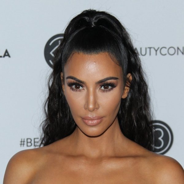 Kim Kardashian Con Un Maquillaje En Tonos Nude En La Fiesta Beautycon