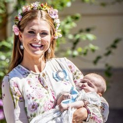 La princesa Magdalena de Suecia, en el bautizo de su hija Adrienne de Suecia