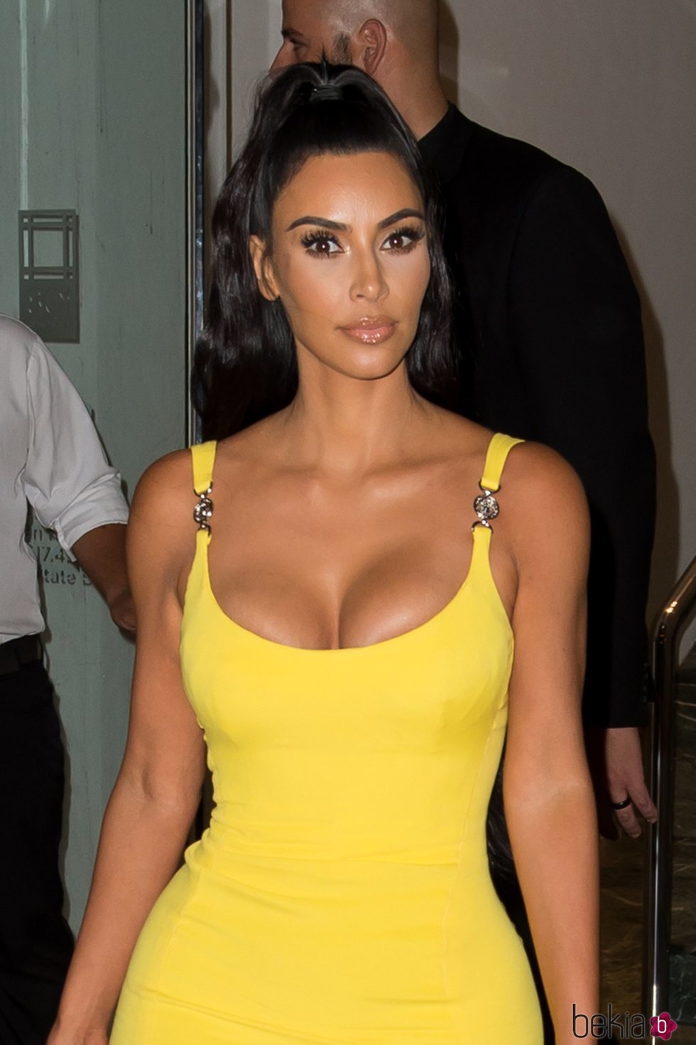 Kim Kardashian con un maquillaje en tonos nude en Miami 2018