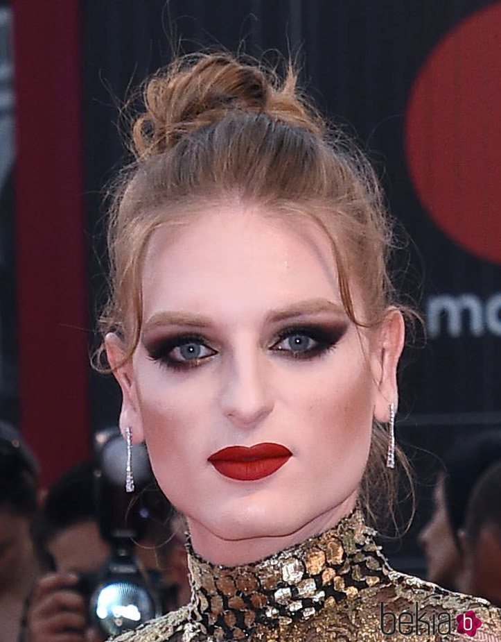 Stephanie Glitter con un maquillaje excesivo en el Festival Internacional de Cine de Venecia 2018
