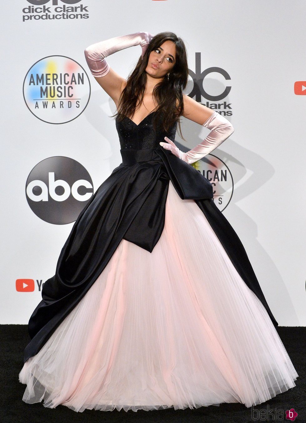 Camila Cabello en la sala de prensa de los American Music Awards 2018