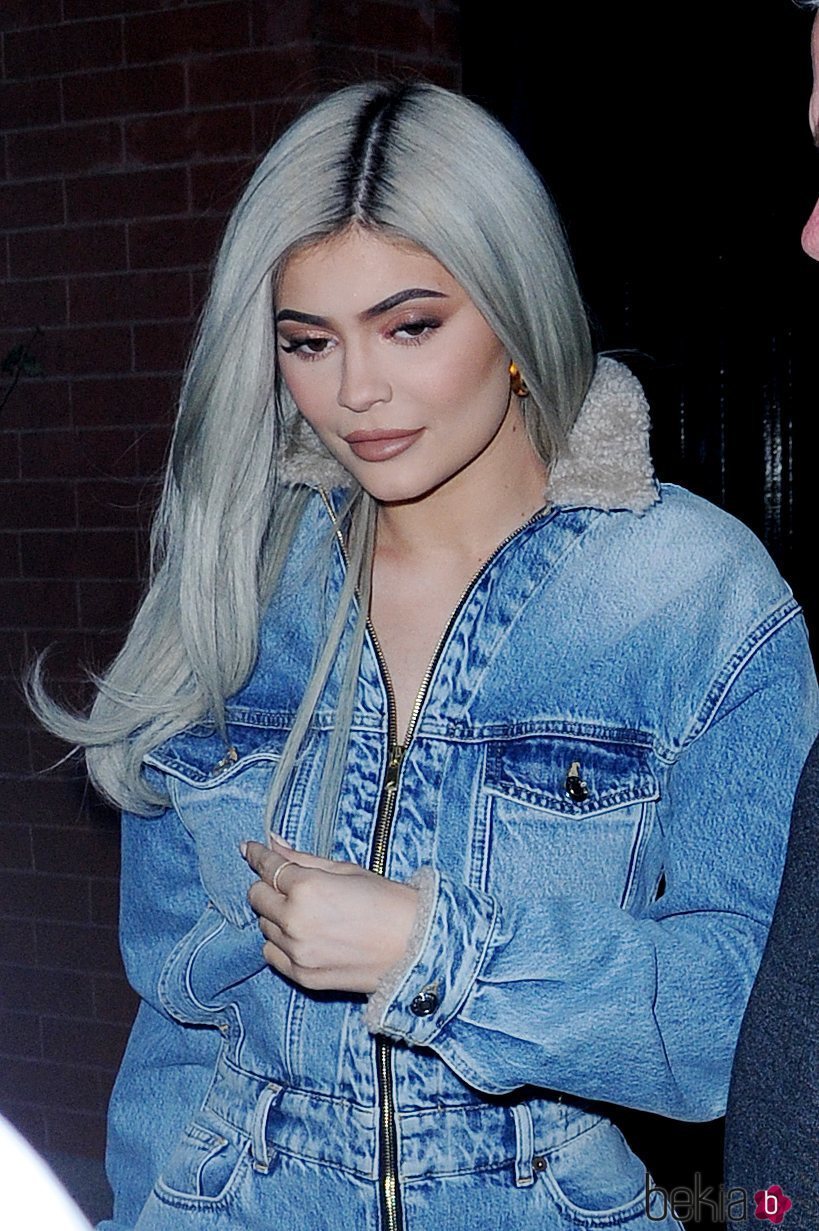Kylie luce su nuevo tono de pelo
