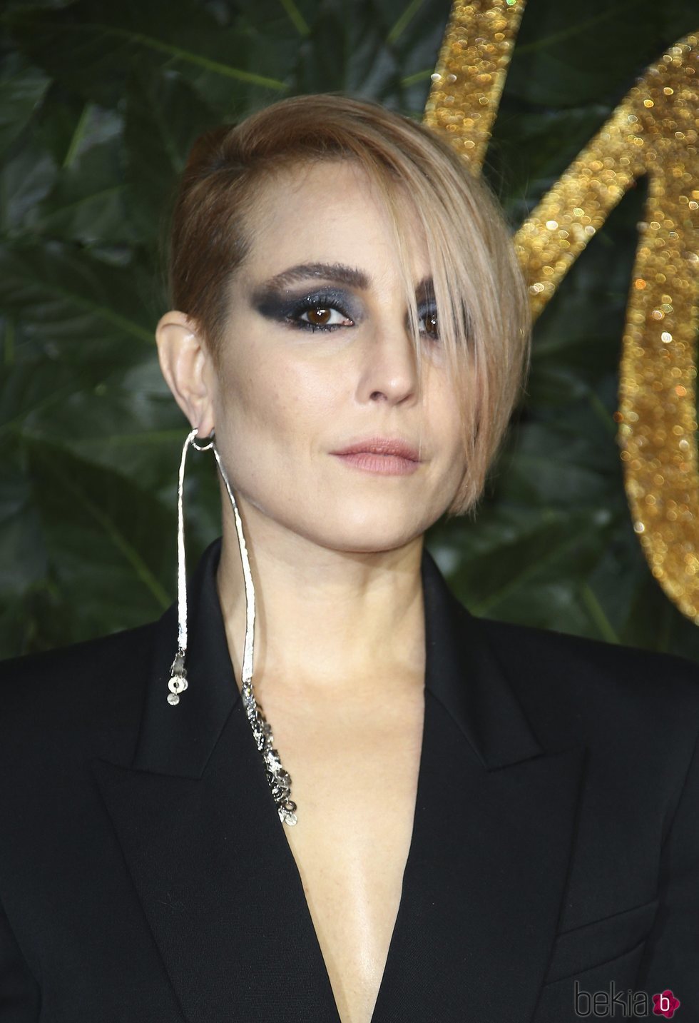 Noomi Rapace lució unos smokey eyes en los British Fashion Awards 2018