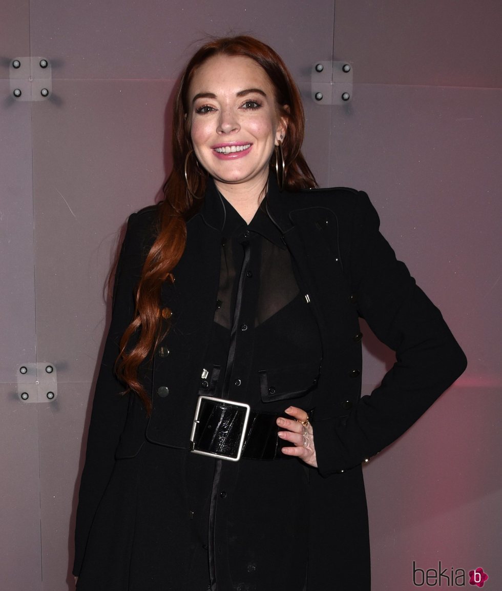 Lindsay Lohan se pasa con el colorete en la fiesta de Nochevieja 2018
