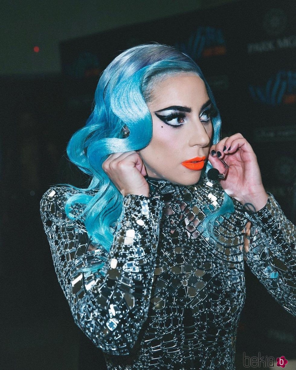 Lady Gaga estrena melena azul en su primera noche de residencia en Las Vegas