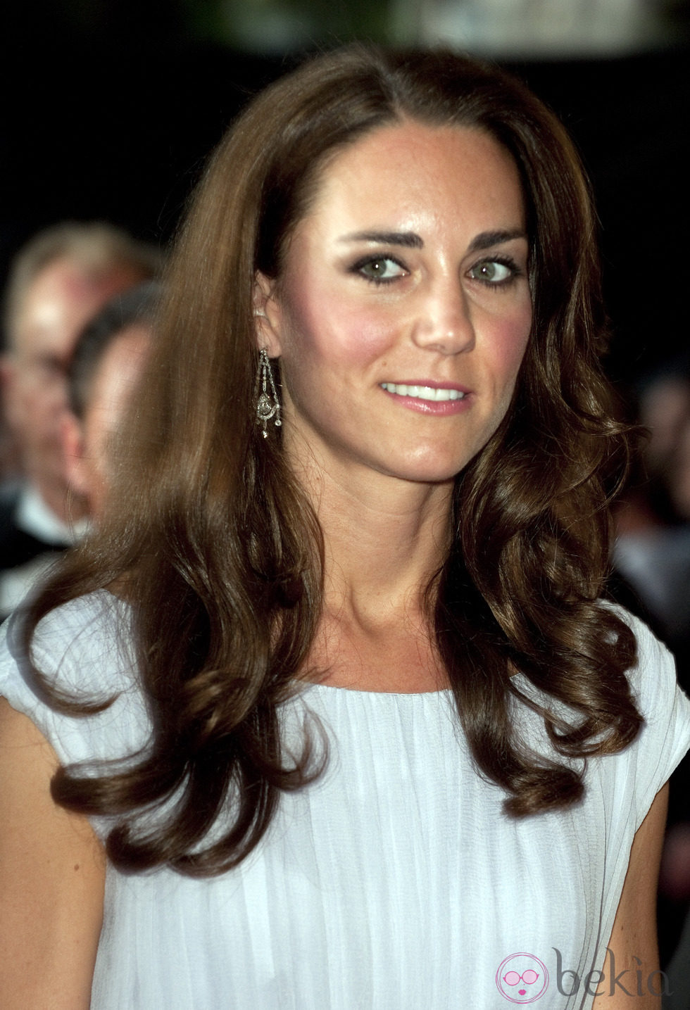 Kate Middleton con blush rosado y puntas marcadas