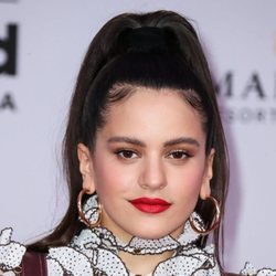 Rosalía durante los Billboard Latin Music Awards 2019 con su primer look