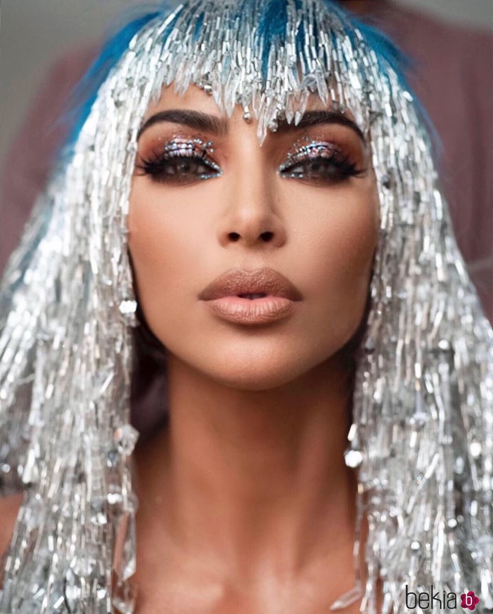 Kim Kardashian con un beauty look inspirado en Cher para la after party de la MET Gala 2019