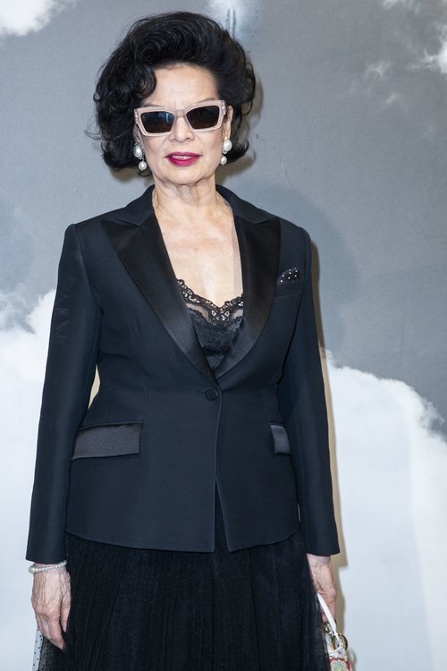 Bianca Jagger asiste al desfile de Alta Costura de Dior en Paris
