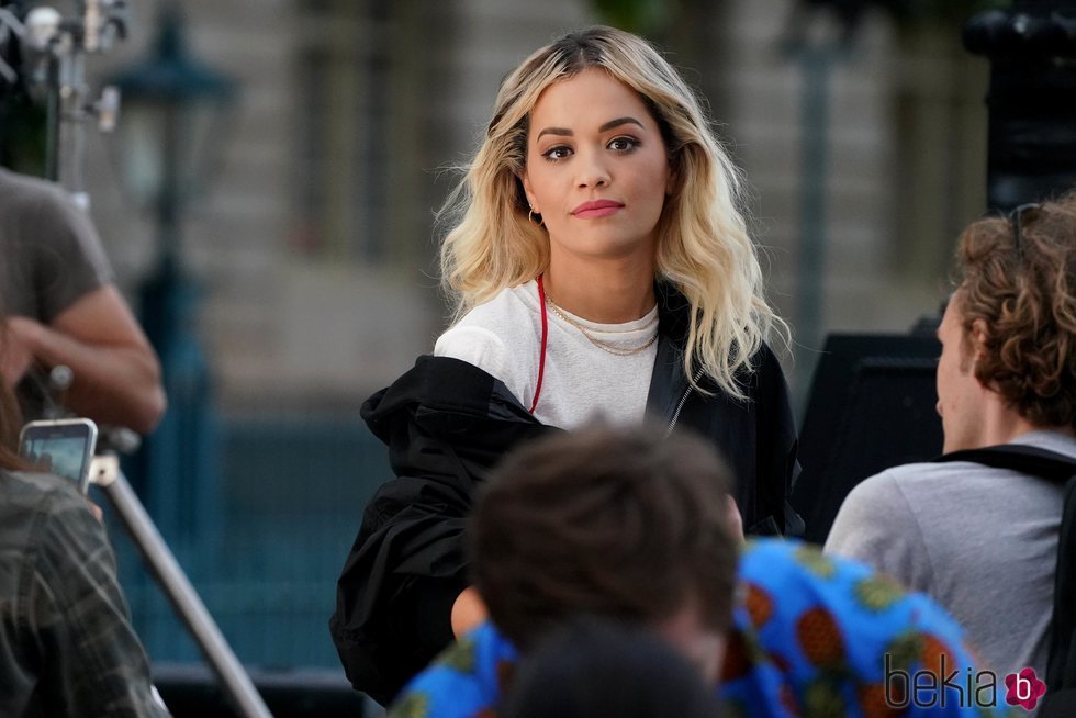 Rita Ora se convierte en la nueva imagen de Rimmel London y sucumbe al maquillaje natural