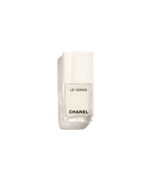 Esmalte de uñas blanco de la nueva colección de Chanel 'Noir et Blanc'