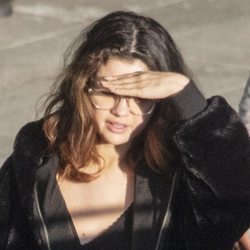 Selena Gomez sin maquillaje paseando por Londres