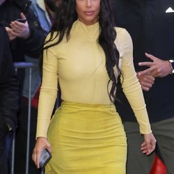 Kim Kardashian luce un beauty look impecable