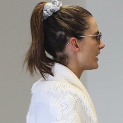 Alessandra Ambrosio con el pelo sucio en Santa Mónica