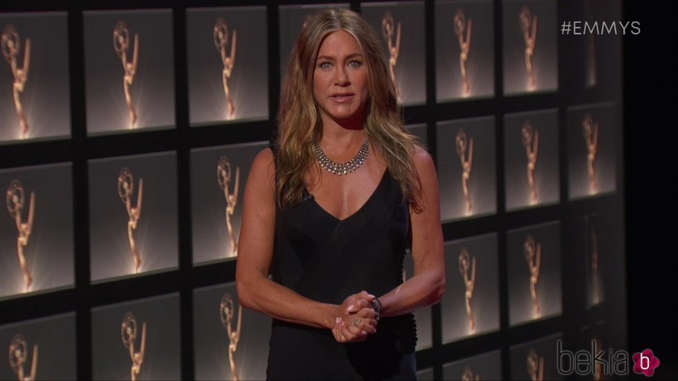Jennifer Aniston, todo naturalidad presentando los Emmy 2020