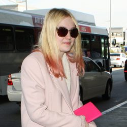 Dakota Fanning con cabello ombré hair en rosa