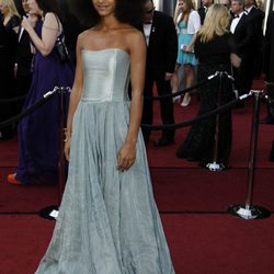 Esperanza Spalding con pelo estilo afro en los Oscar de 2012