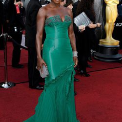 Viola Davis con cabello corto en los Oscar de 2012
