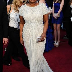 Octavia Spencer con recogido en la alfombra roja de los Oscar 2012