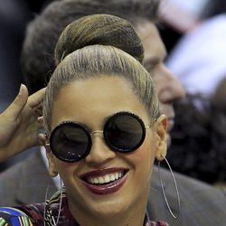 Beyoncé peinada con un moño alto