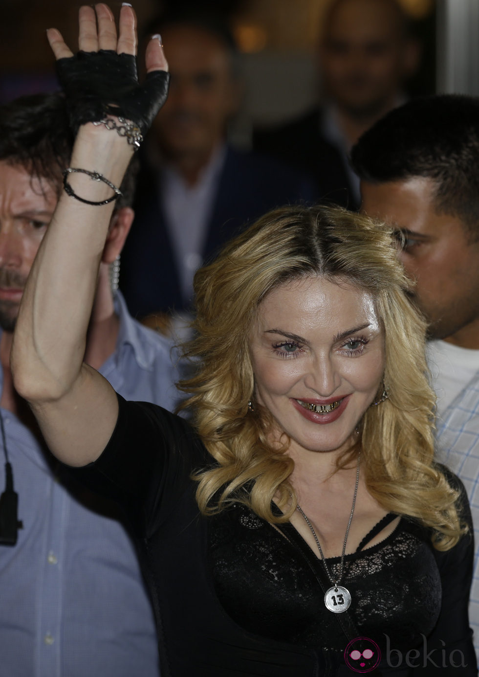 Madonna luciendo sus fundas de oro para los dientes